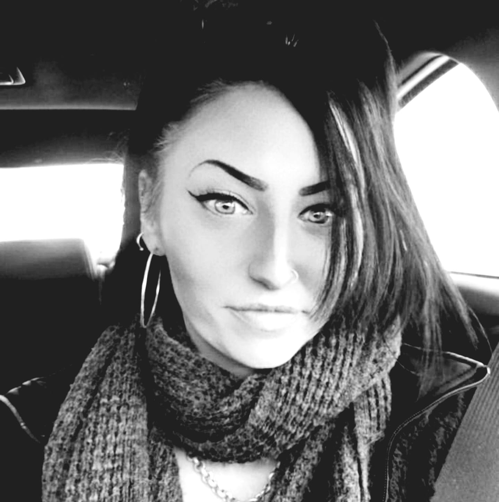 Meet your Posher, Vittoria